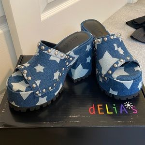 Delia’s Platform Sandals
